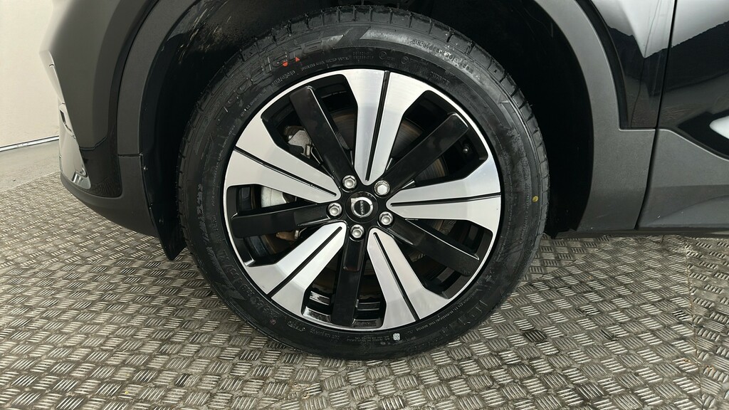 Volvo C40 Core Black #19