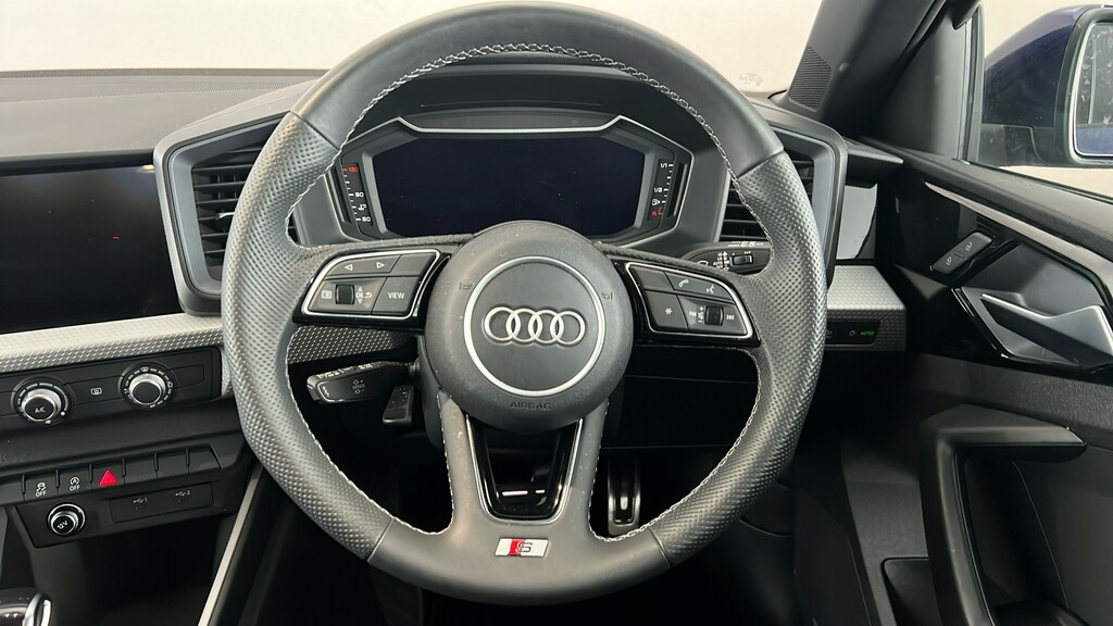 Audi A1 Black Edition Black #14