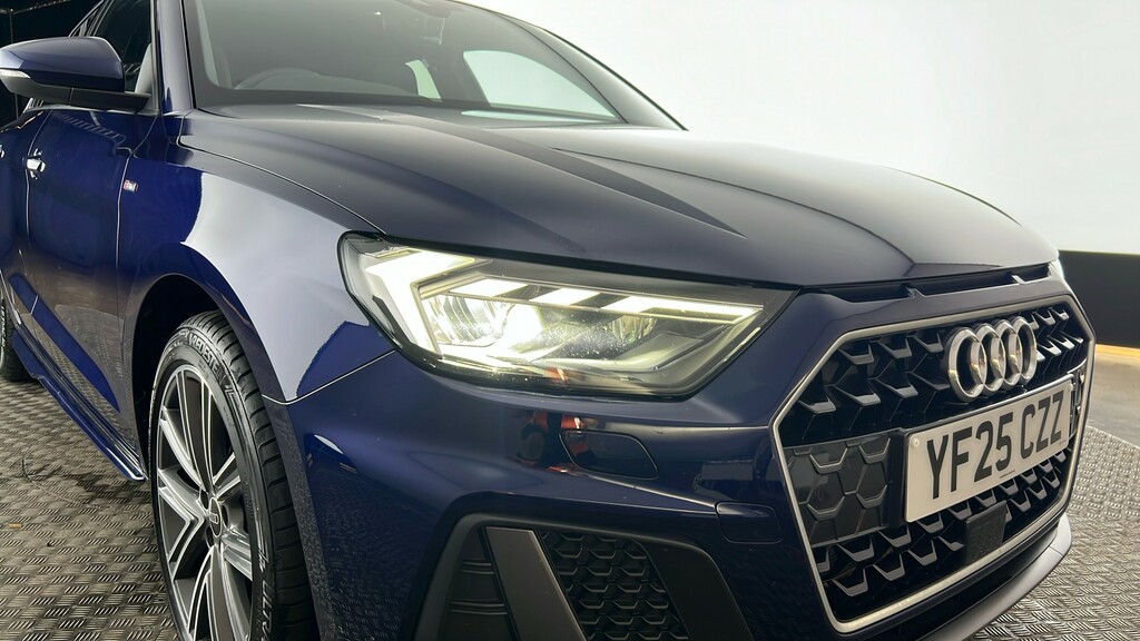 Audi A1 Black Edition Black #20