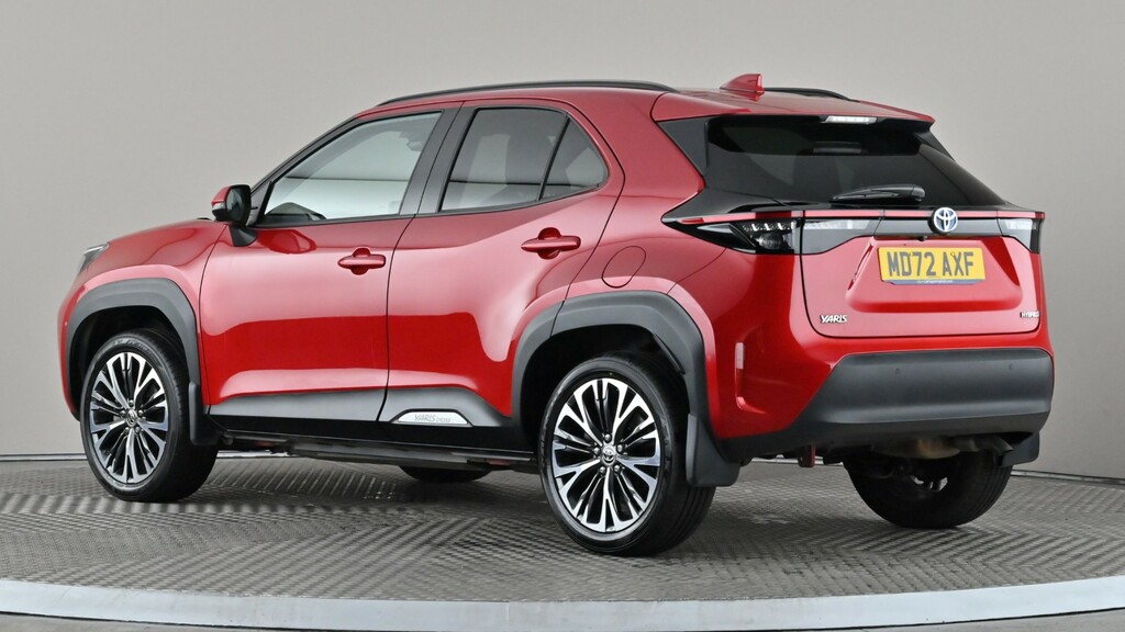Toyota Yaris Cross 1.5 Hybrid Excel Cvt Red #4