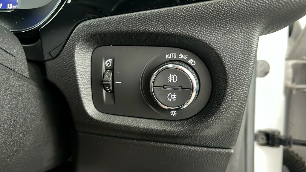 Vauxhall Corsa-e Corsa E Elite Nav Orange #26