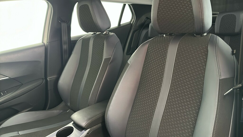Peugeot 2008 Active Premium Grey #17