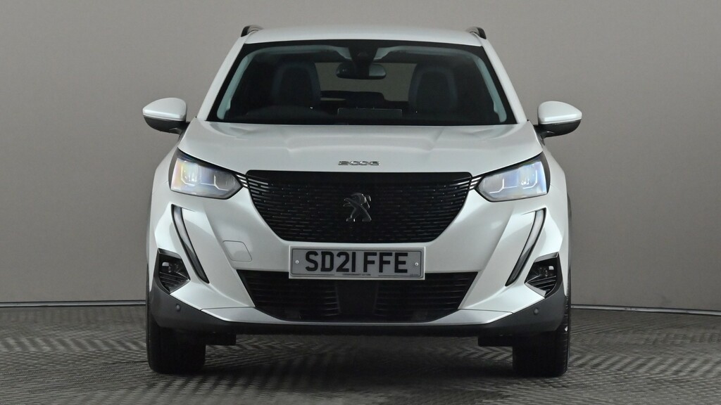 Peugeot 2008 1.2 Puretech 130 Allure Premium Eat8 White #2