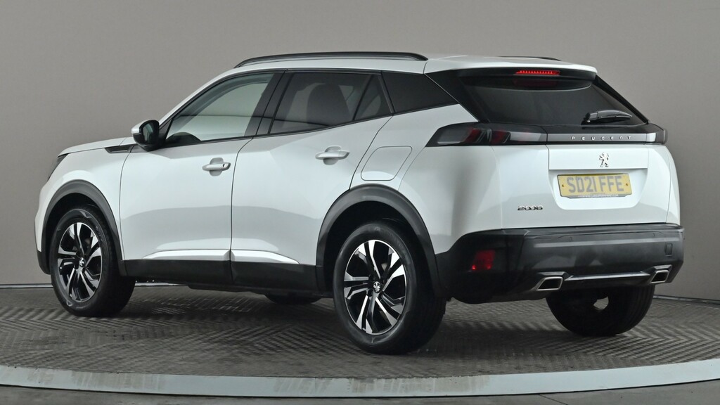 Peugeot 2008 1.2 Puretech 130 Allure Premium Eat8 White #4