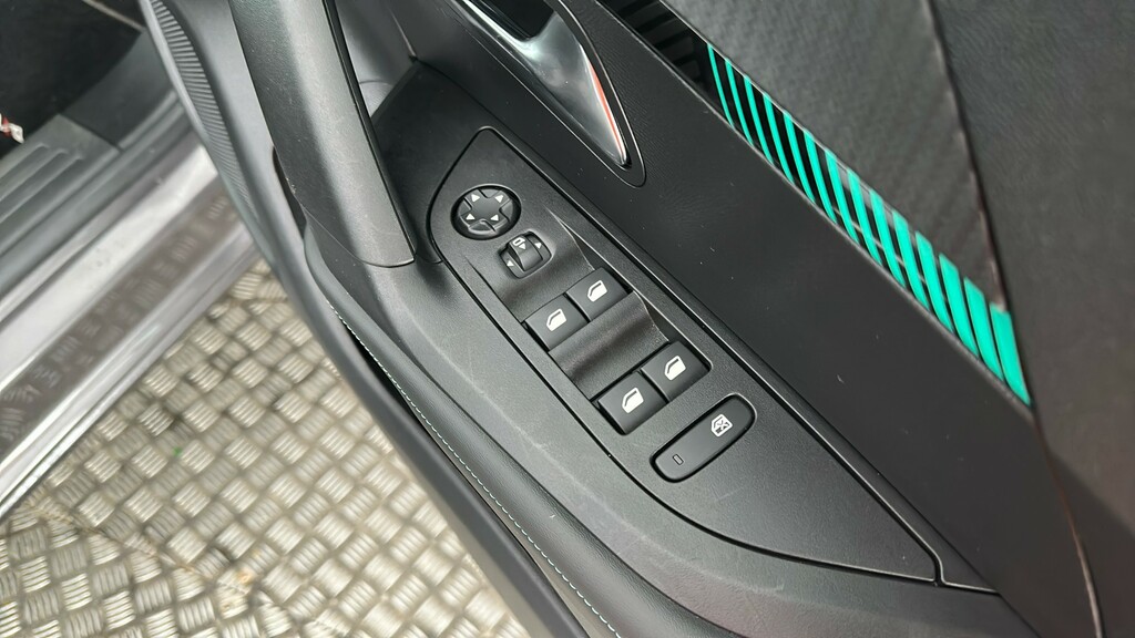 Peugeot 2008 2008 Active Puretech Ss Grey #31