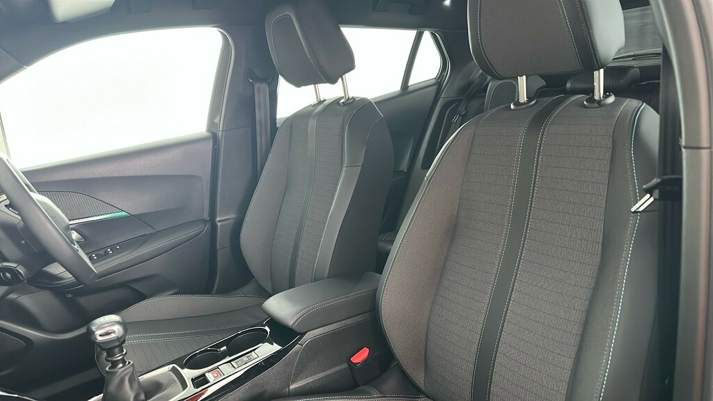Peugeot 2008 2008 Active Puretech Ss Grey #17