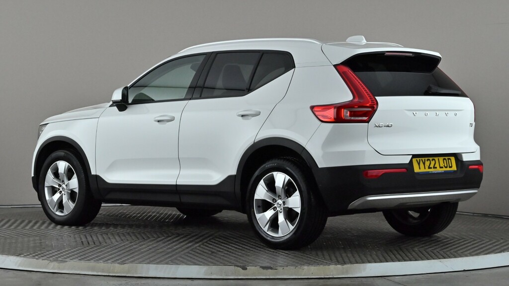 Volvo XC40 1.5 T3 163 Momentum Geartronic White #4