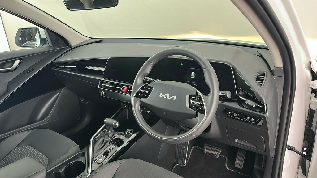 Kia Niro Kia Niro Evolve White #33