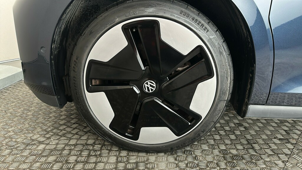Volkswagen ID.Buzz Commerce Black #19