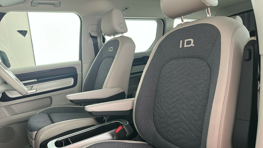 Volkswagen ID.Buzz Commerce Black #17