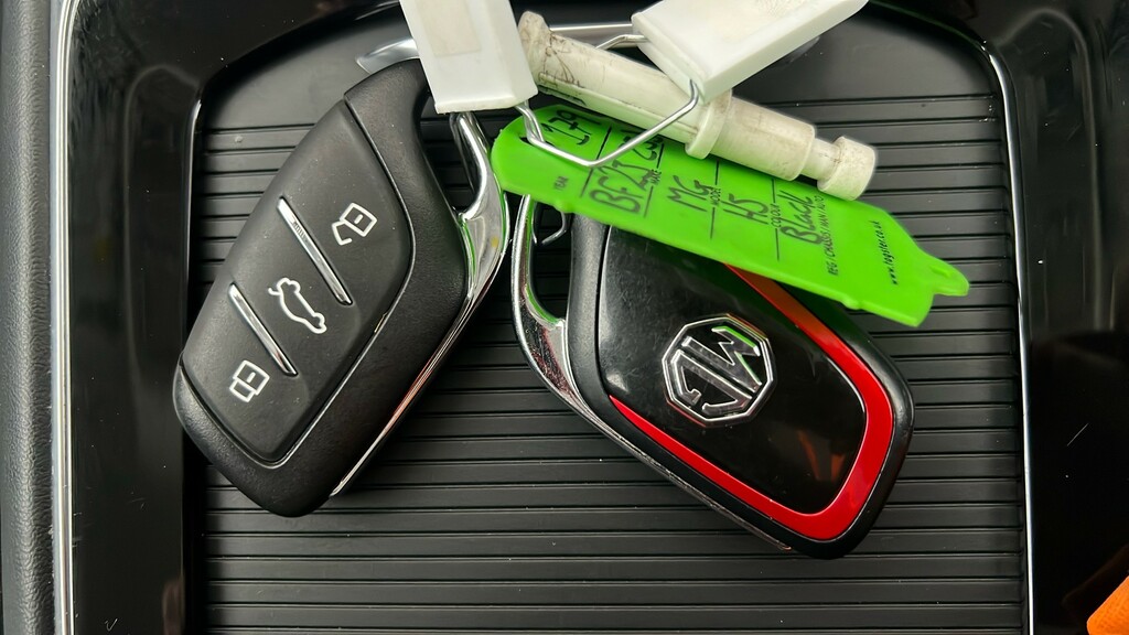 MG HS 1.5 T-gdi Trophy Dct White #23