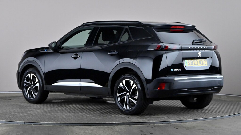 Peugeot e-2008 100Kw Allure Premium 50Kwh Black #4