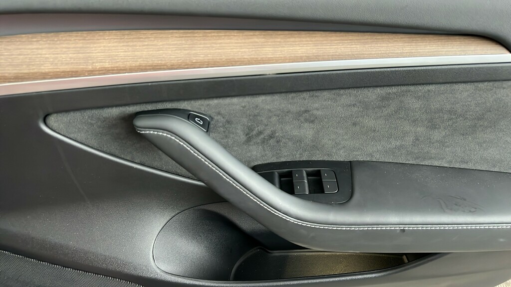 Tesla Model 3 Dual Motor Long Range Saloon 4 Blue #23