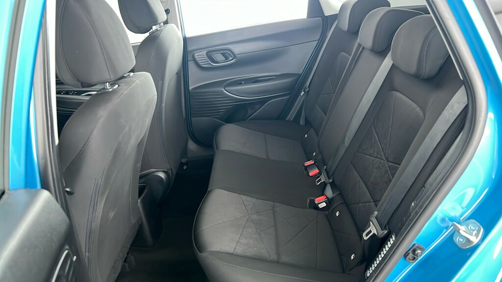 Hyundai Bayon Se Connect Black #18