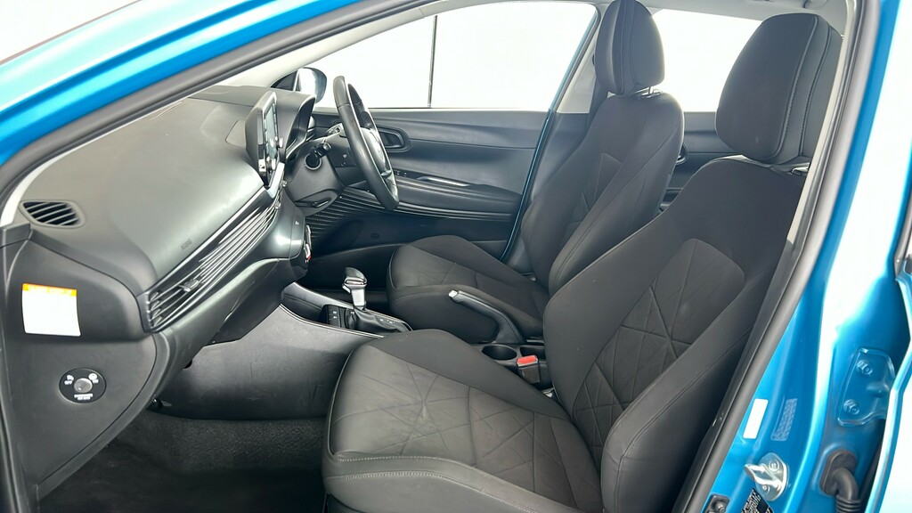 Hyundai Bayon Se Connect Black #17