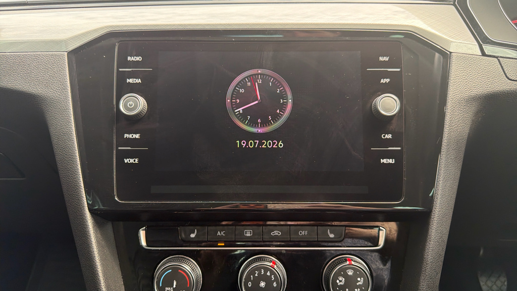 Volkswagen Passat Gte Dsg Grey #19