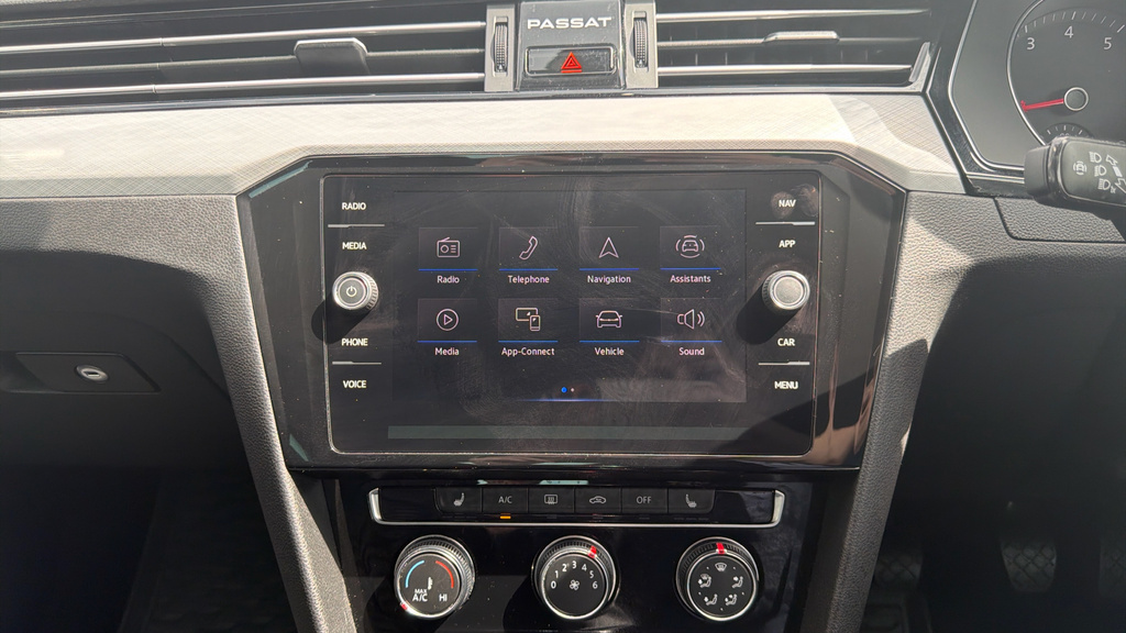 Volkswagen Passat Gte Dsg Grey #20