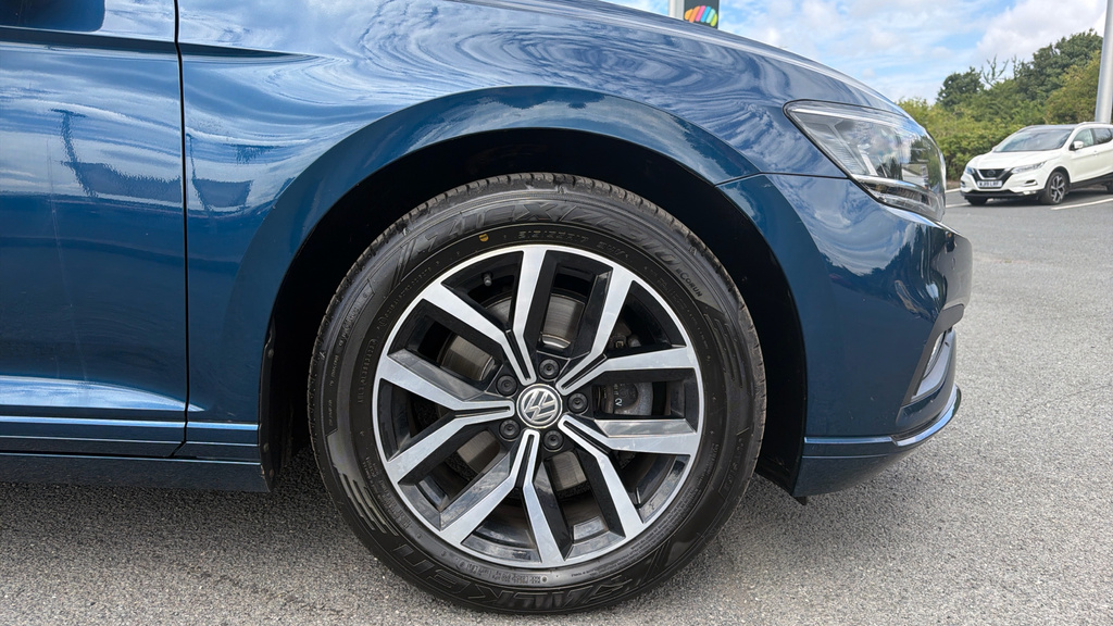 Volkswagen Passat Gte Dsg Grey #8