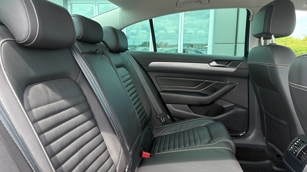 Volkswagen Passat Gte Dsg Grey #14