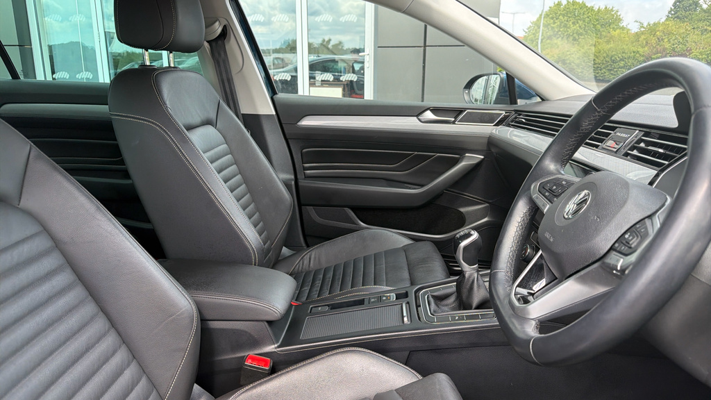 Volkswagen Passat Gte Dsg Grey #15
