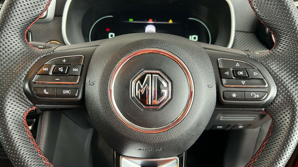 MG ZS 1.5 Vti-tech Exclusive Black #25