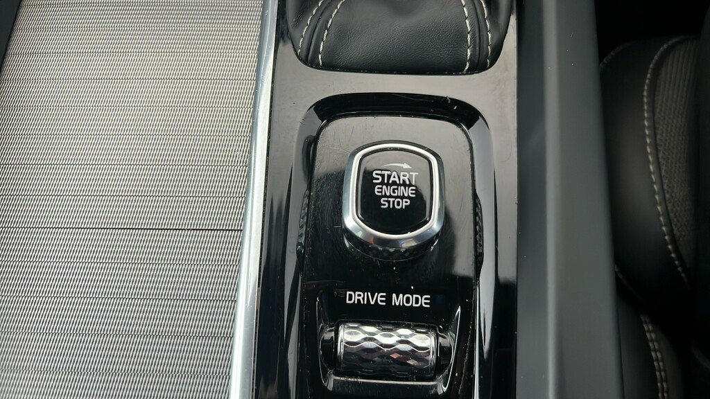 Volvo XC60 B5 R-design Pro Awd Blue #25