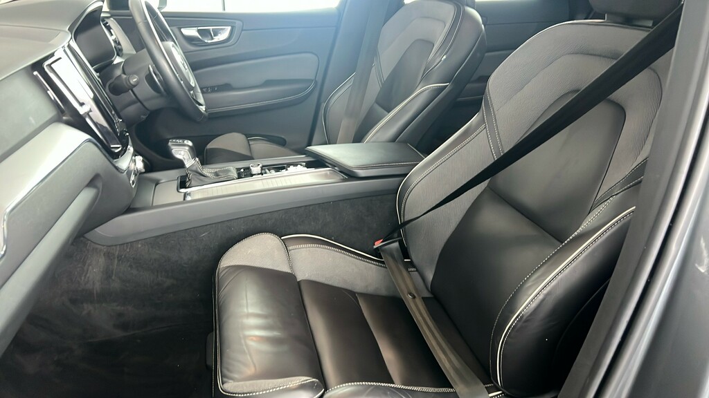 Volvo XC60 B5 R-design Pro Awd Blue #17
