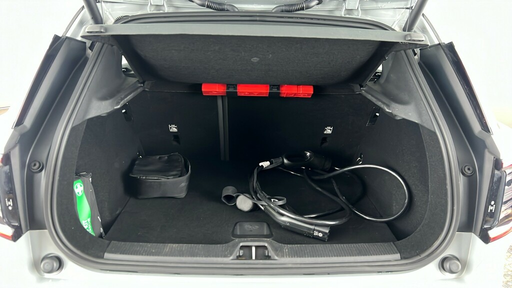 Volvo EX30 200Kw Sm Extended Range Plus 69Kwh White #22