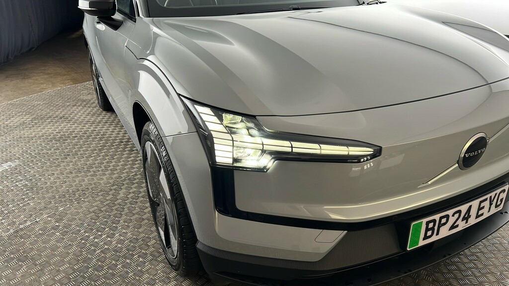 Volvo EX30 200Kw Sm Extended Range Plus 69Kwh White #20