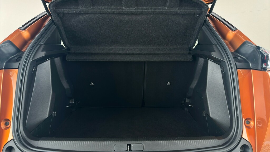 Peugeot 2008 1.2 Puretech Active Premium Black #22