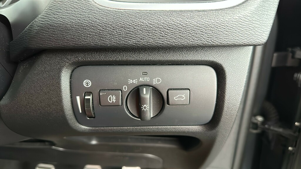 Volvo V40 D2 Momentum Nav Plus Blue #28