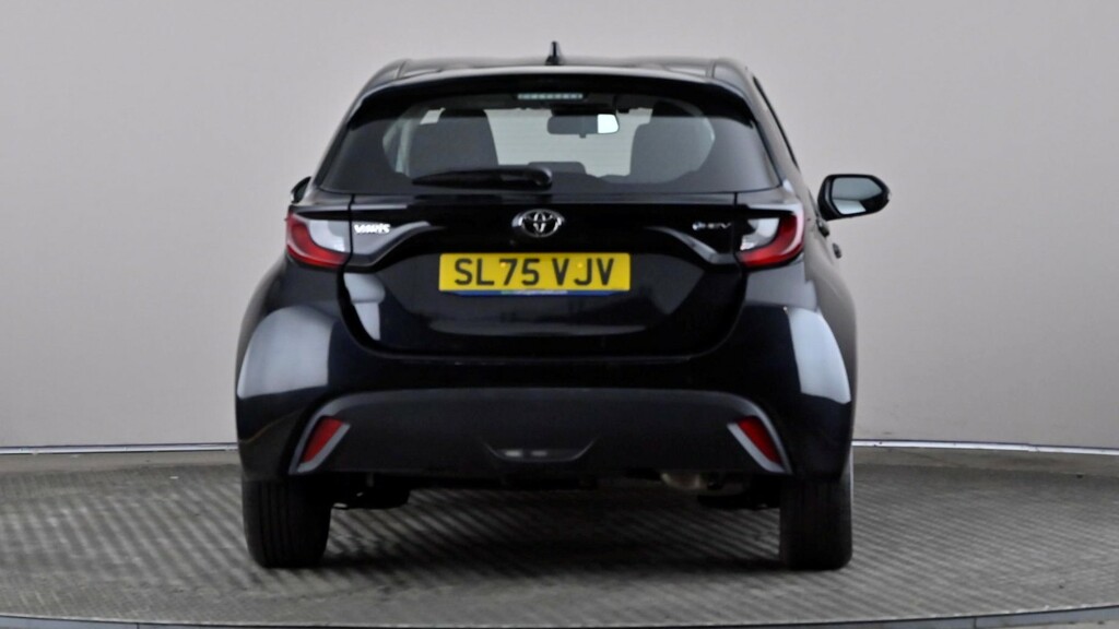Toyota Yaris 1.5 Hybrid Icon Cvt Black #5