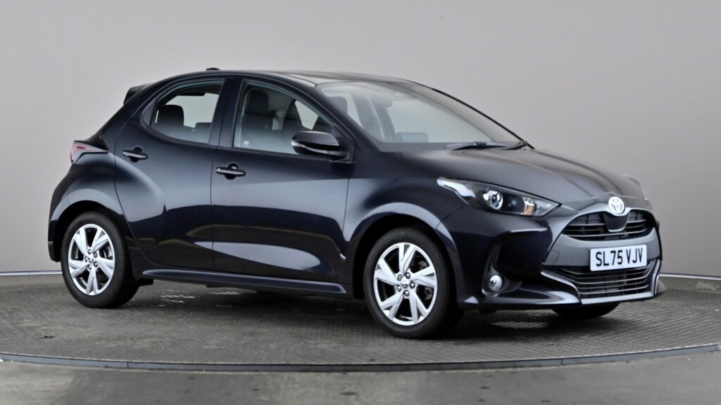 Toyota Yaris 1.5 Hybrid Icon Cvt Black