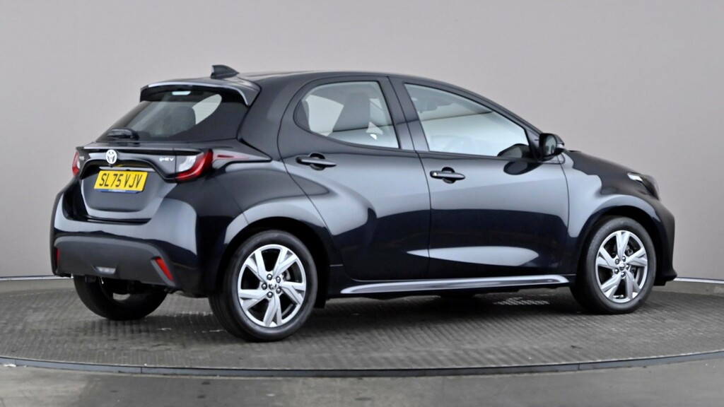 Toyota Yaris 1.5 Hybrid Icon Cvt Black #6