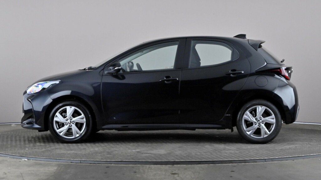Toyota Yaris 1.5 Hybrid Icon Cvt Black #3