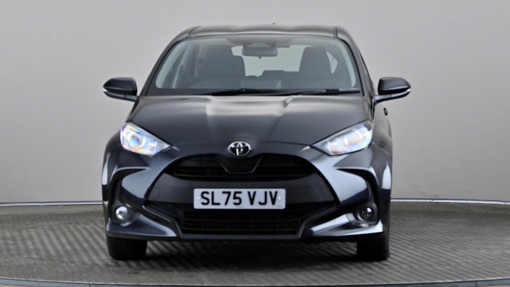 Toyota Yaris 1.5 Hybrid Icon Cvt Black #2