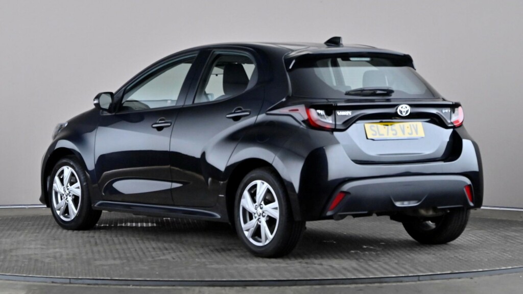 Toyota Yaris 1.5 Hybrid Icon Cvt Black #4