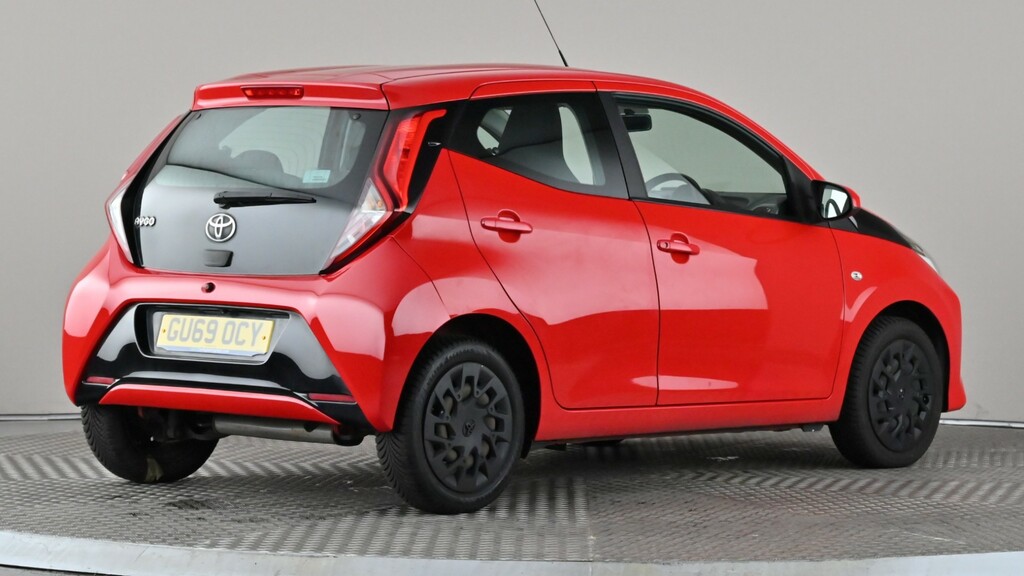 Toyota Aygo 1.0 Vvt-i X-play X-shift Red #6