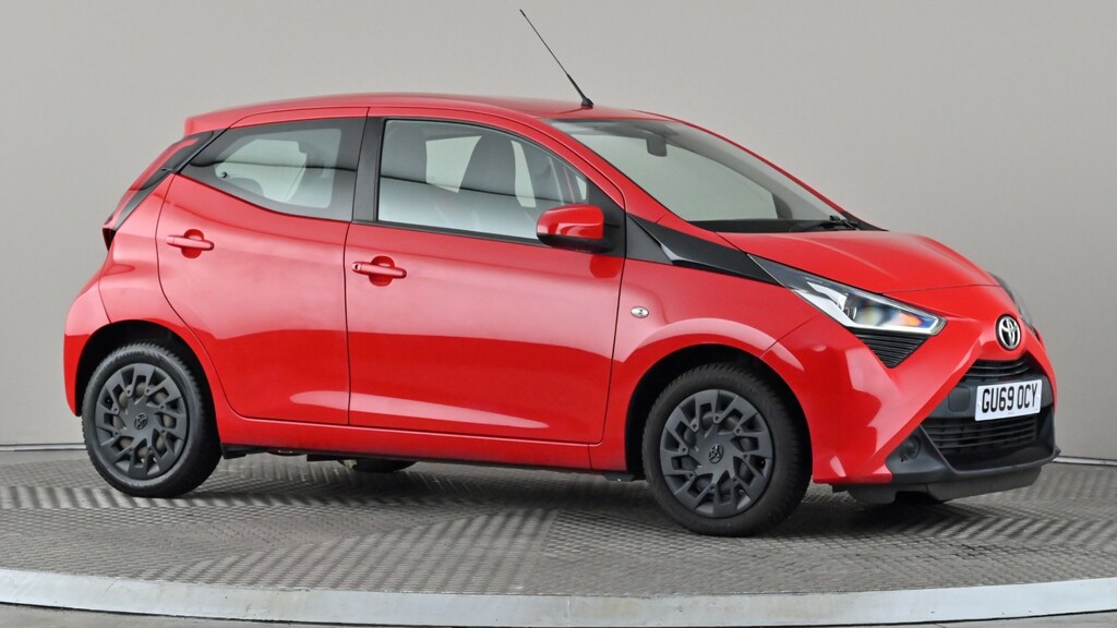 Toyota Aygo 1.0 Vvt-i X-play X-shift Red