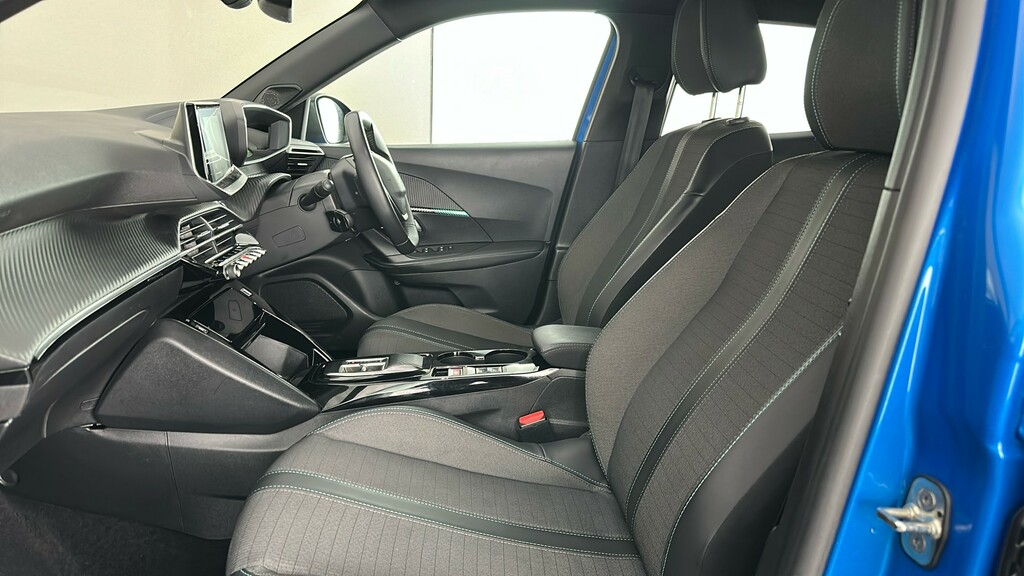 Peugeot e-2008 Suv Black #17