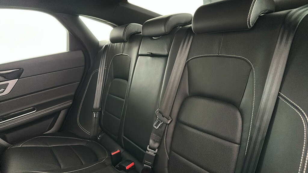 Jaguar XF Portfolio Black #18