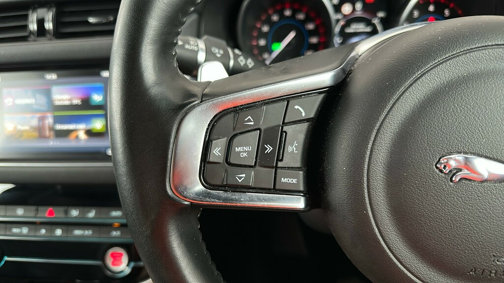 Jaguar XF Portfolio Black #30