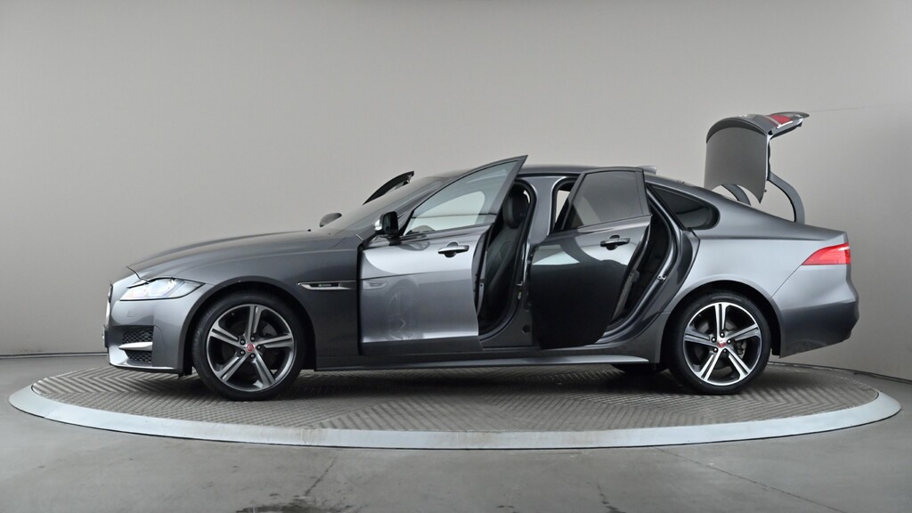 Jaguar XF Portfolio Black #9