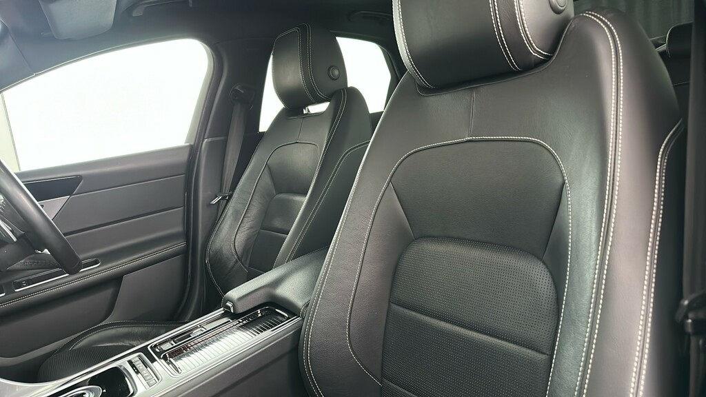 Jaguar XF Portfolio Black #17