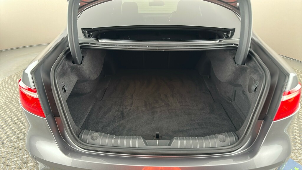 Jaguar XF Portfolio Black #22