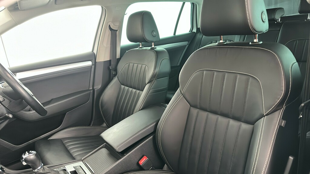 Skoda Superb 2.0 Tdi Cr Se Technology Black #17