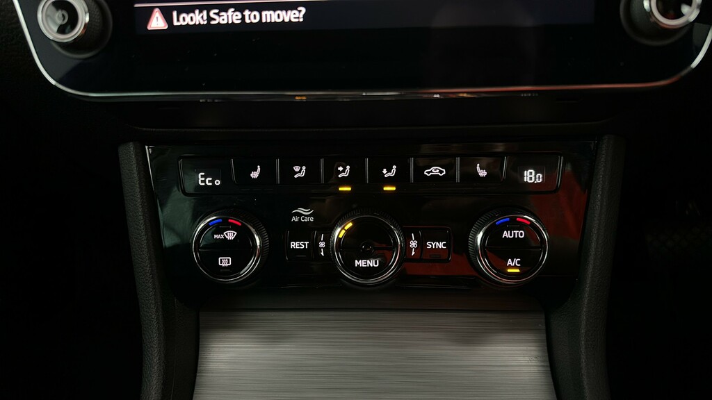 Skoda Superb 2.0 Tdi Cr Se Technology Black #27