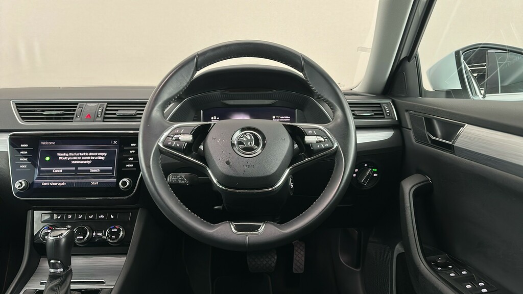 Skoda Superb 2.0 Tdi Cr Se Technology Black #14