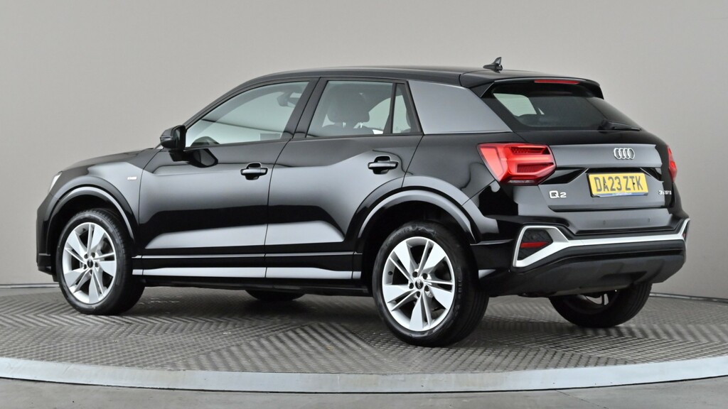 Audi Q2 35 Tfsi S Line S Tronic Black #4