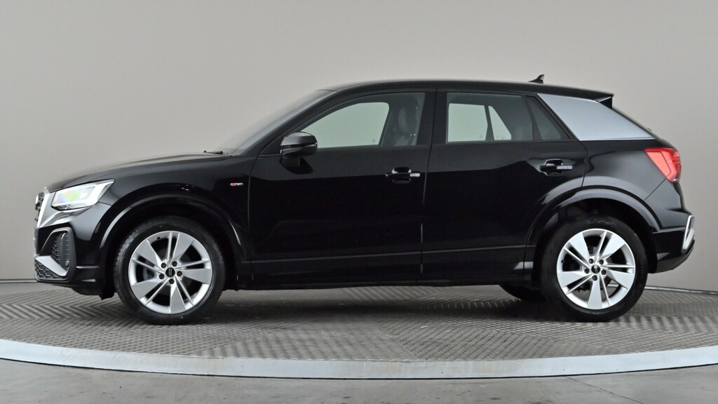 Audi Q2 35 Tfsi S Line S Tronic Black #3